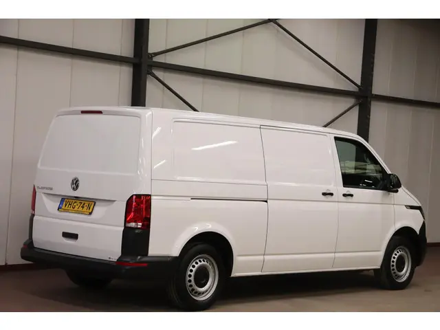 Volkswagen Transporter 2.0 TDI L2H1 LANG EURO 6 ACHTERUITRIJCAMERA Volkswagen Transporter 2.0 TDI L2...