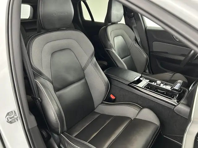 Volvo V60 2.0 T8 390pk Twin Engine AWD R-Design Trekhaak Camera harman/kardon Stoelverwarming Naviga...