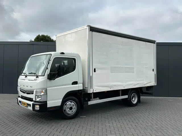 FUSO Canter 3C15 EURO 6 / SCHUIFZIJLEN  / 1e EIGENAAR / 62.654 KM !!  / AIRCO / 4.155 KG LAADVERMOGE...