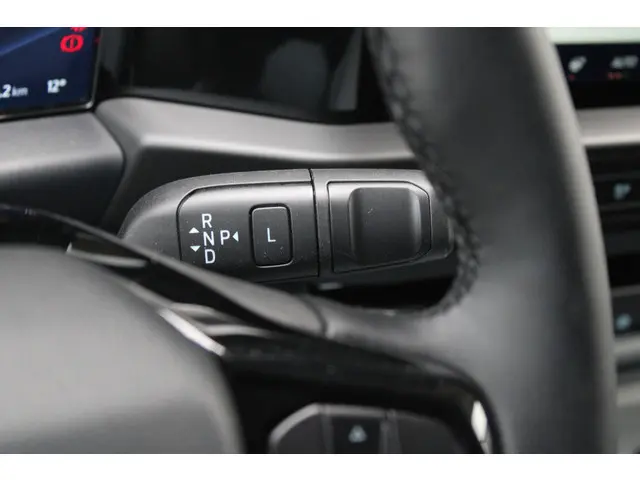 Ford E-Transit Custom