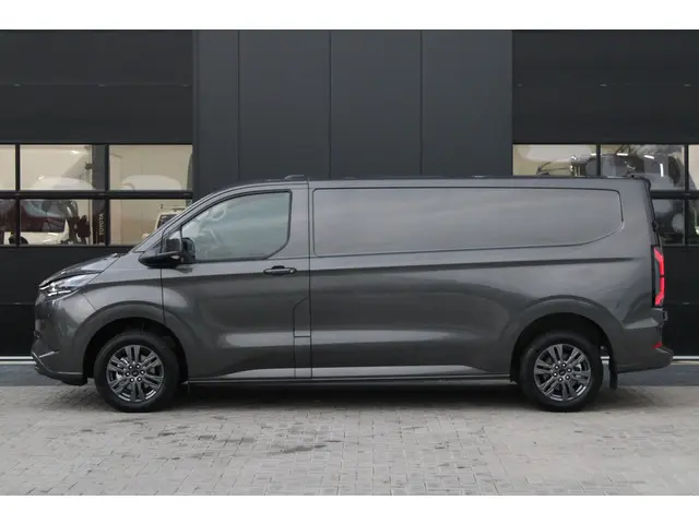 Ford E-Transit Custom