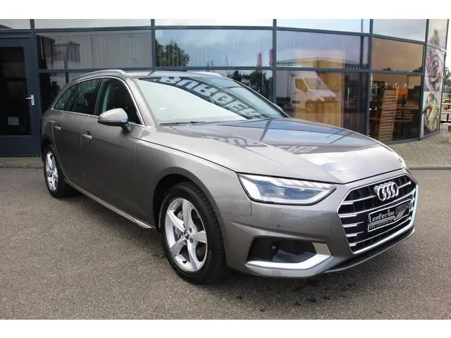 Audi A4 Avant 40 TDI Launch edition Sport Acc Lane assist Sportstoelen ledverlichting keyless-go aut...