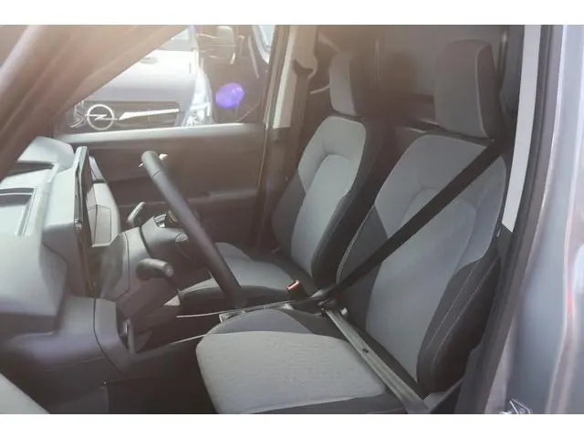 Ford E-Transit Courier