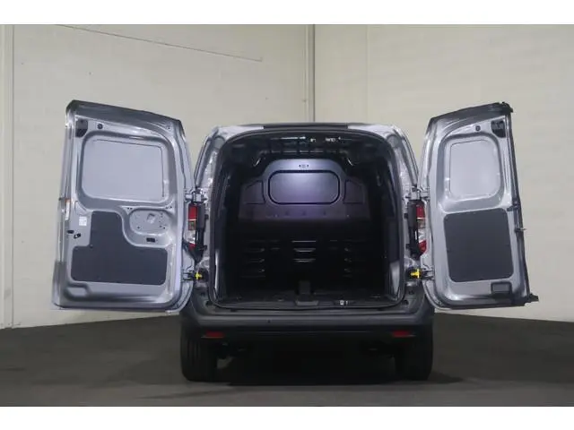 Ford E-Transit Courier