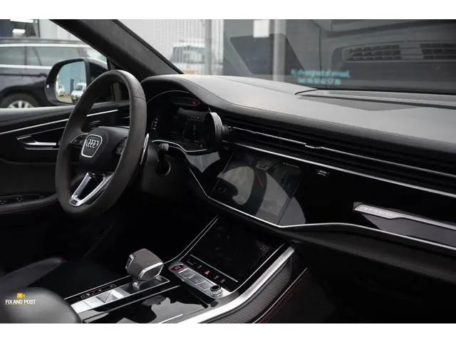 Audi RSQ8