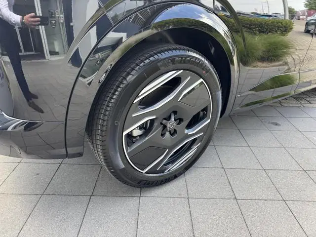 Peugeot e-3008