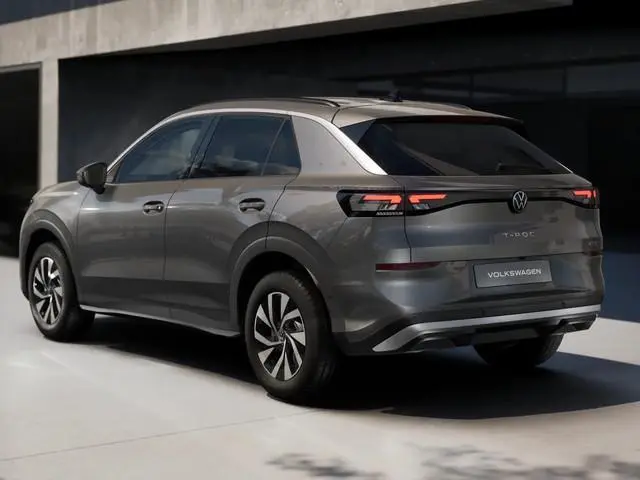 Volkswagen T-Roc Limited Edition 1.5 eTSI 85 kW / 116 PK SUV 7 vers / Getinte ramen / Carplay / 16 I...