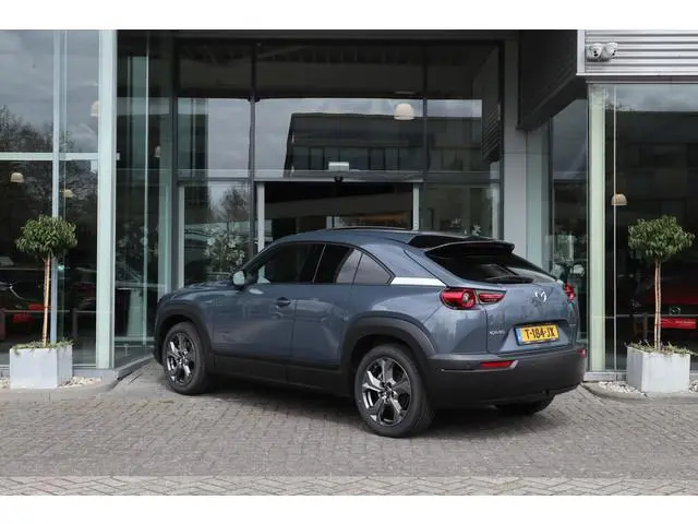 Mazda MX-30 e-SkyActiv EV 145 Makoto 3 Fase / 360 Camera / Schuif-kanteldak / Bose / LED / Navi / Cr...
