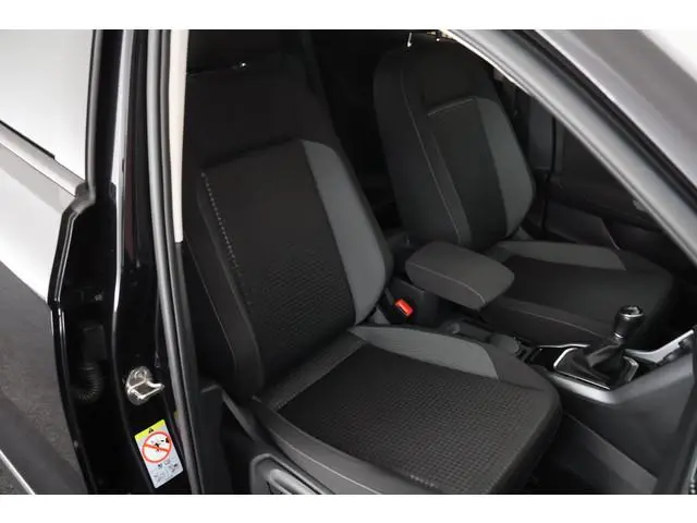 Volkswagen T-Roc 1.0 TSI 110pk Style Business Trekhaak Stoelverwarming Navigatie