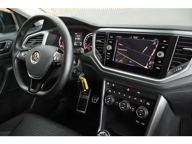 Volkswagen T-Roc 1.0 TSI 110pk Style Business Trekhaak Stoelverwarming Navigatie