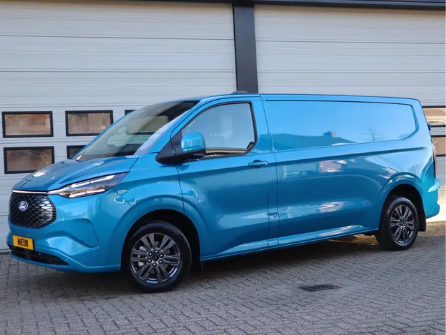 Ford E-Transit Custom