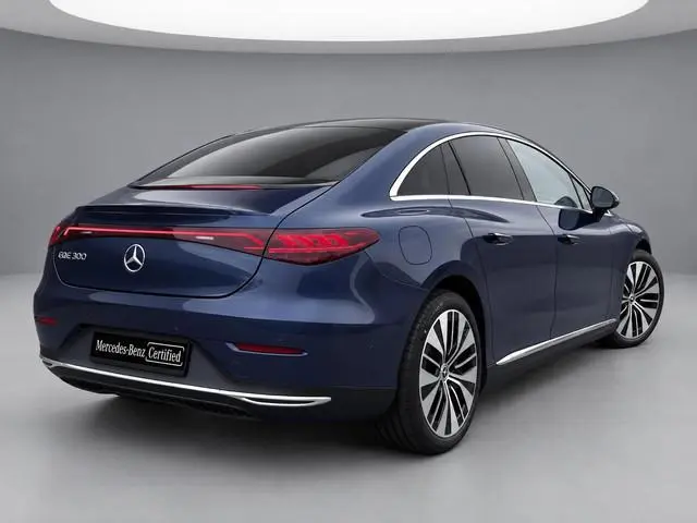 Mercedes-Benz EQE 300 Business Edition | Panoramadak | Plus Pakket | DISTRONIC Afstandsassistent | A...