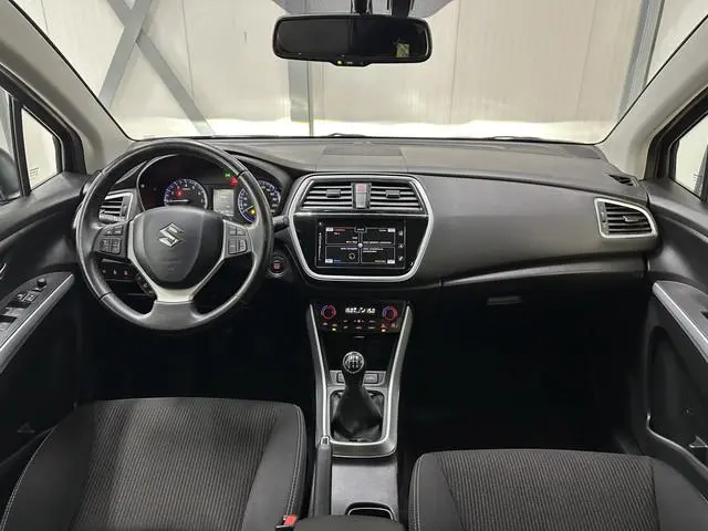 Suzuki S-Cross