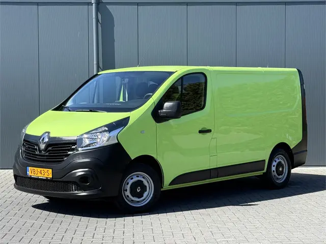 Renault Trafic 1.6 dCi / L1H1 / 1e EIG. / TREKHAAK / INRICHTING / AIRCO / CRUISE / NAVI / 3-ZITS