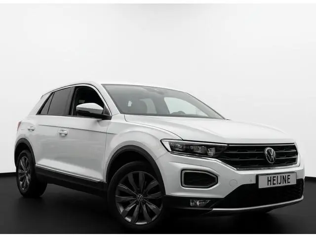 Volkswagen T-Roc 1.5 TSI 150PK DSG SPORT VIRTUAL/CAMERA/STUURW. VERW.