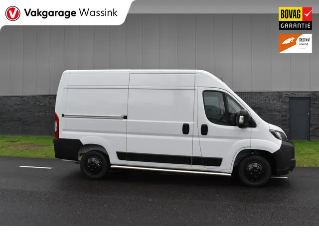 Peugeot Boxer 2.2 BlueHDi 140 S&S L2H2 3.3t Euro 6 Nieuwe registratie 2024/ GEEN BPM/ L2H2/ achterui...