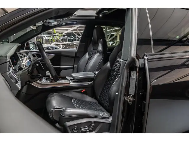 Audi RS Q8 4.0 TFSI quattro Kleppensysteem | Achterasbesturing |  Pano | Softclose l Glascoating