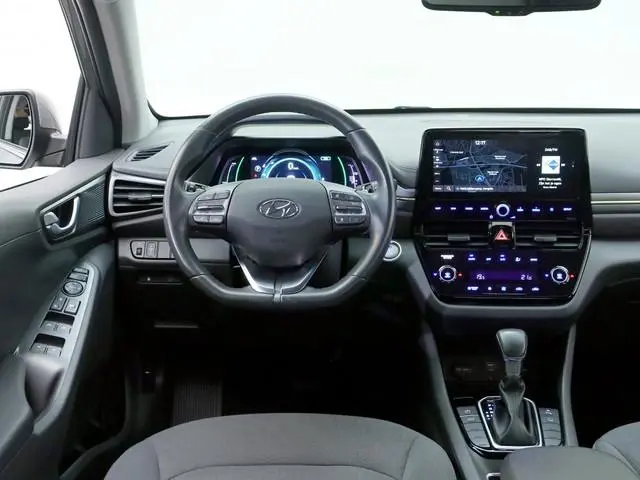Hyundai IONIQ 1.6 GDi Comfort Plus | 1e eigenaar | Trekhaak | Camera | Carplay