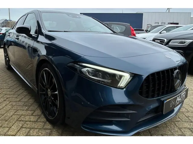 Mercedes-Benz A-Klasse 180 d Launch Edition Premium Plus | BOMVOL | NL AUTO | AMG Pakket | Night Pak...