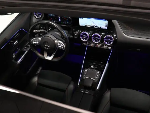 Mercedes-Benz GLA-klasse 250 e AMG Business Solution [SCHUIFKANTELDAK, TREKHAAK, CAMERA, PDC, CRUISE...