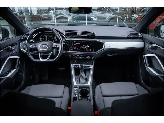 Audi Q3 Sportback 45 TFSI e S Edition - 20inch - Optiek zwart - Keyless