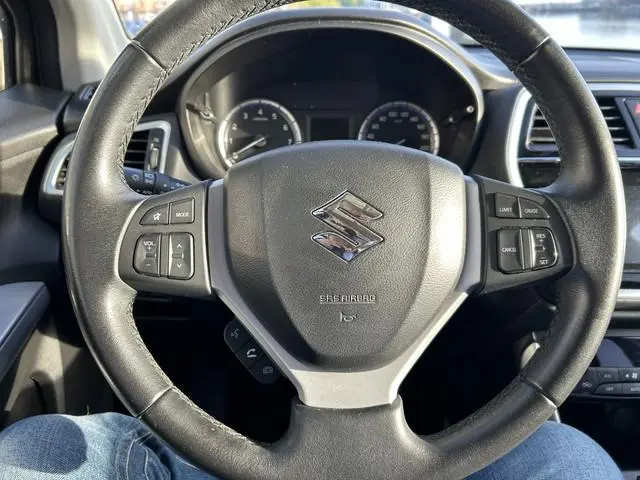 Suzuki S-Cross