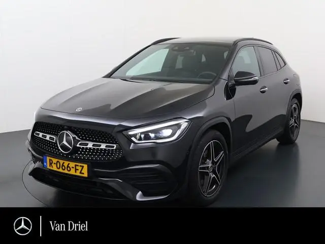 Mercedes-Benz GLA-klasse 180 AMG line | Pano Memory Multibeam Keyless