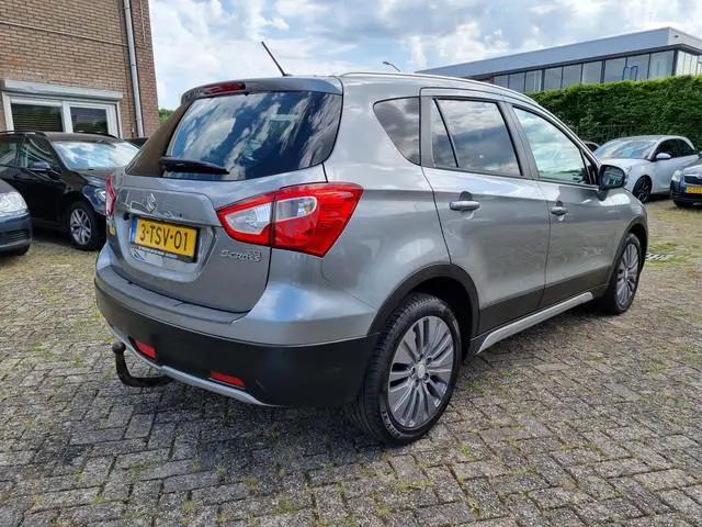 Suzuki S-Cross