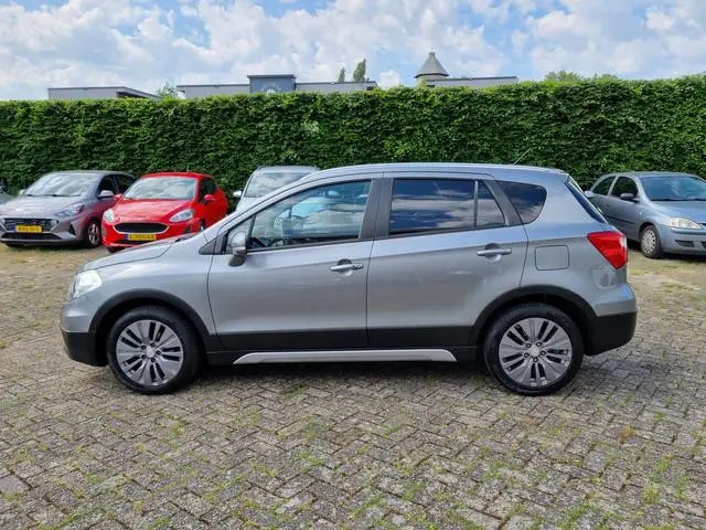 Suzuki S-Cross