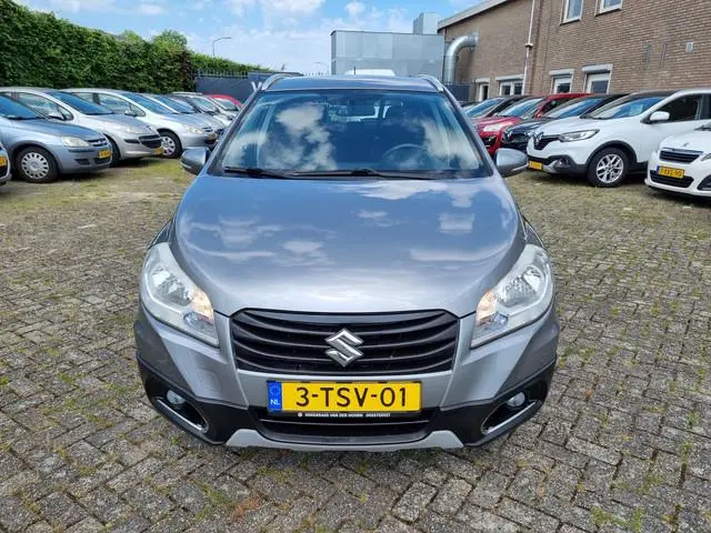 Suzuki S-Cross