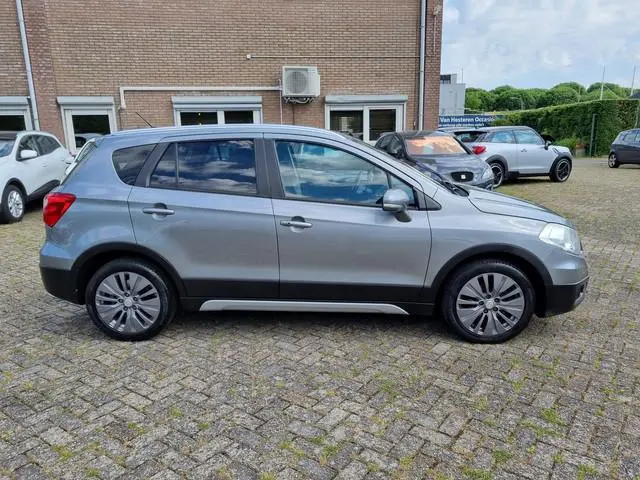 Suzuki S-Cross