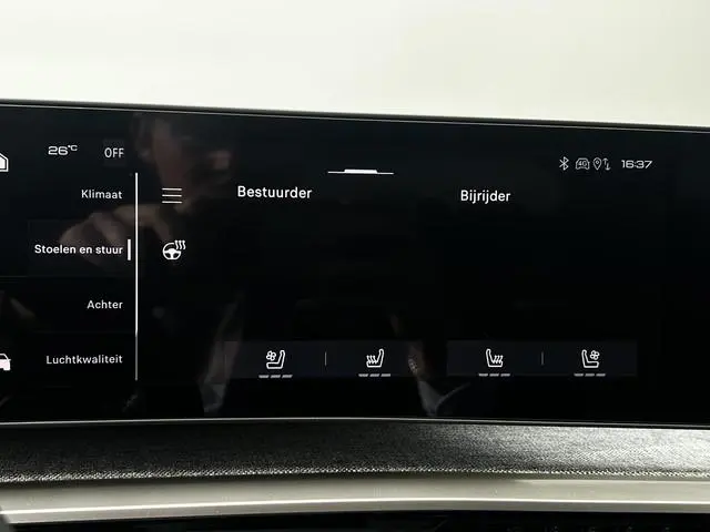 Peugeot e-5008