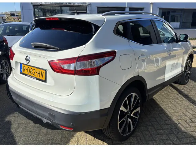Nissan Qashqai 1.2 Acenta 116PK | Nette Staat | Onderhoudshistorie | 360 Camera | PANO | Stoelverwar...