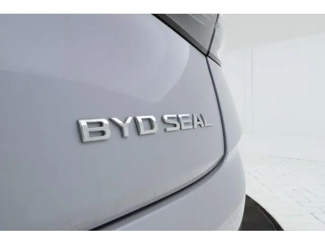 BYD SEAL