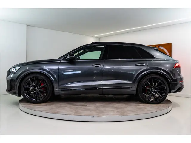 Audi Q8 60 TFSI E Quattro S-Edition Competition 490PK FACELIFT | 2025 DIRECT LEVERBAAR | 5 Jaar Gara...