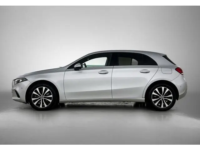 Mercedes-Benz A-klasse 250 e Plug-In Hybrid CAMERA | 1/2 LEER | FULL-LED | NAVI