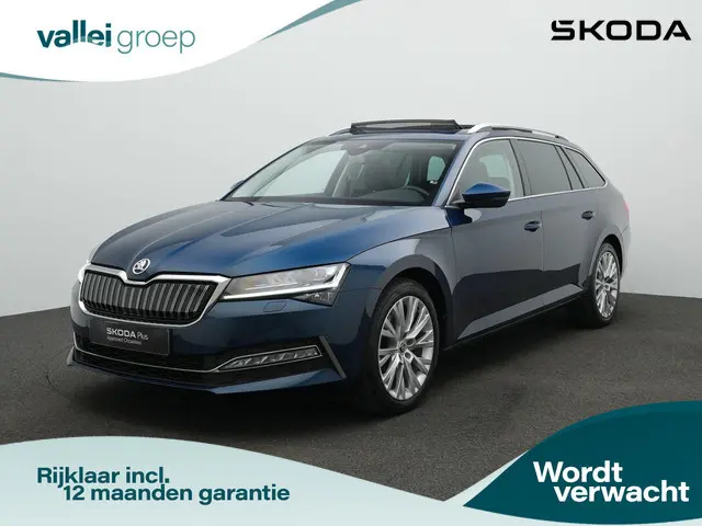 Skoda Superb 1.4 TSI iV 218 pk Style | Panoramadak | Trekhaak | Geheugenstoel | Adaptief onderstel |...