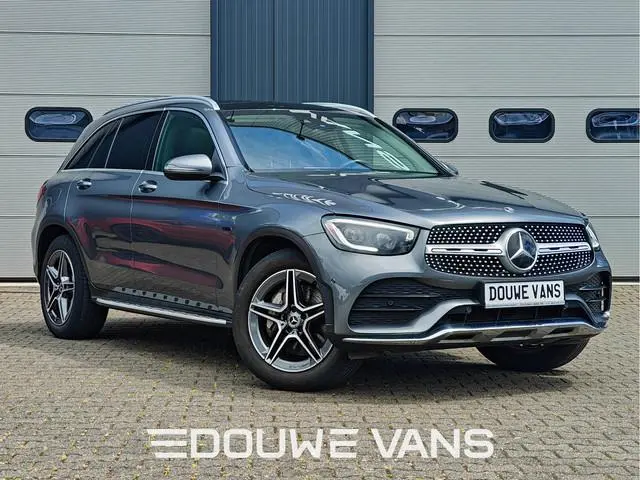 Mercedes-Benz GLC 300e 4MATIC Panorama Luchtvering Trekhaak