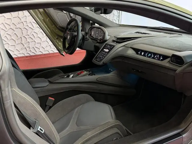 Lamborghini Revuelto