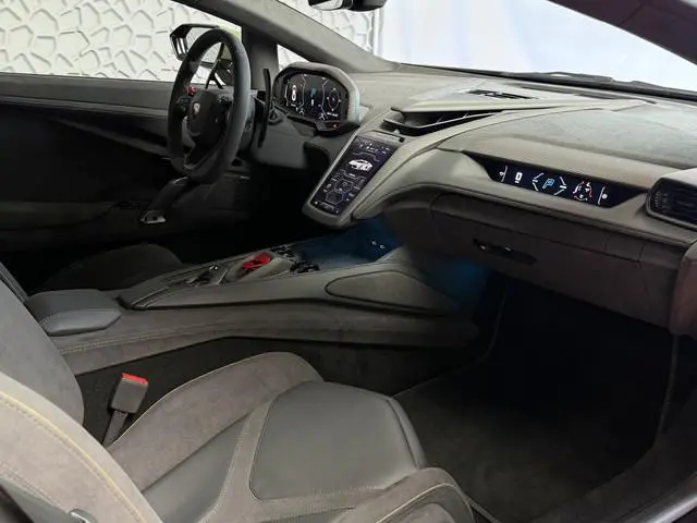 Lamborghini Revuelto