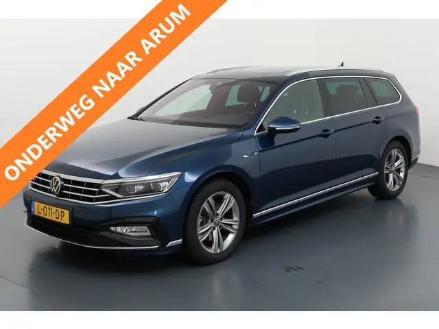 Volkswagen Passat Variant 2.0 TDI 150PK DSG R-Line NL-AUTO PANO | H-LEER | LED | ADAPT. CRUISE | ECC