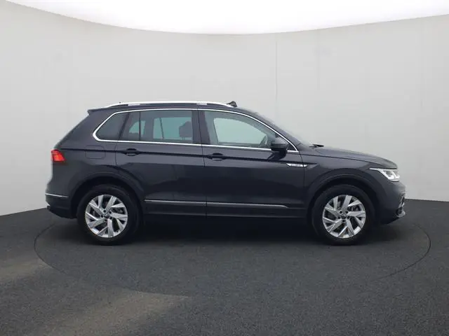 Volkswagen Tiguan 1.4TSIeHybrid 180kW/245PK Elegance DSG · Panoramadak · Apple/Android Car Play · Ca...
