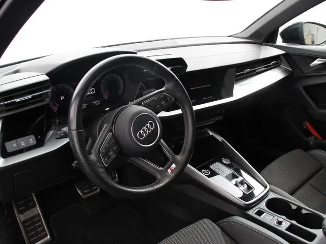 Audi A3 Sportback 30 TFSI S edition S-tronic Navigatie Apple Carplay/Android Auto Parkeersensoren Ad...