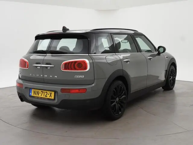 MINI Clubman 1.5 COOPER 136 PK MOONWALK GREY + ZWART DAK | 17 INCH ZWARTE VELGEN | LED | NAVIGATIE