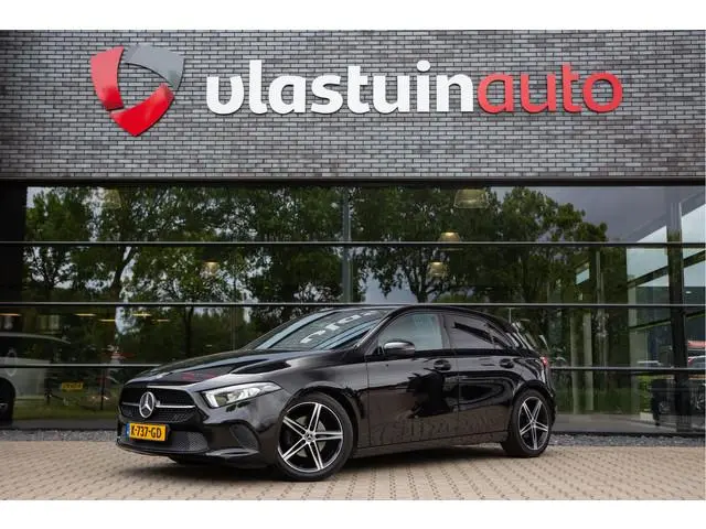 Mercedes-Benz A-klasse 180 Premium Plus , Achteruitrijcamera, Carplay, Stoelverwarming,