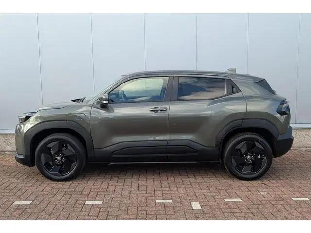 Toyota Urban Cruiser Dynamic 61 kWh / Januari 2027 leverbaar! / Nu €3.000 inruilvoordeel!