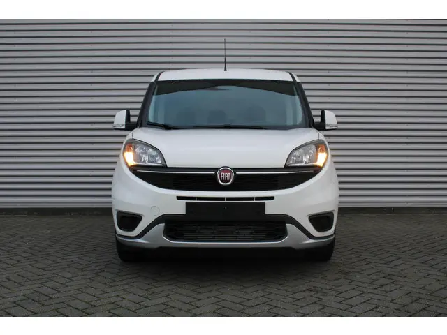 Fiat Dobló Cargo 1.6 MJ L1H1 S Trekking | Nieuw | Airco | Camera | Cruise | Navi | Apple Carplay/Android Auto | 3 zits |