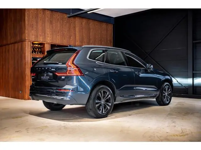 Volvo XC60 2.0 T6 Plug-in hybrid AWD Essential Edition Bright Schuifdak | Camera