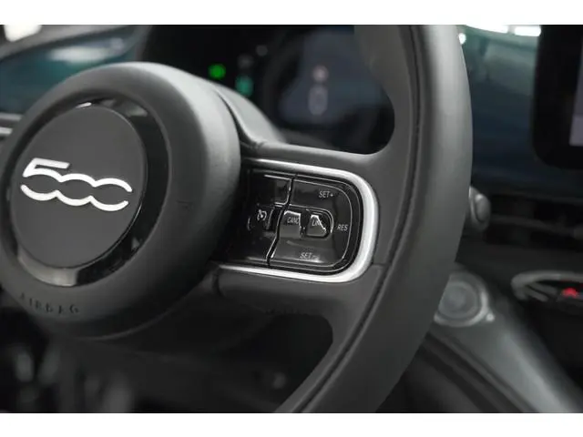 Fiat 500 Urban 42 kWh | 96,9% SOH | 3 Fase Laadfunctie | Camera | Apple Carplay | Parkeersensoren
