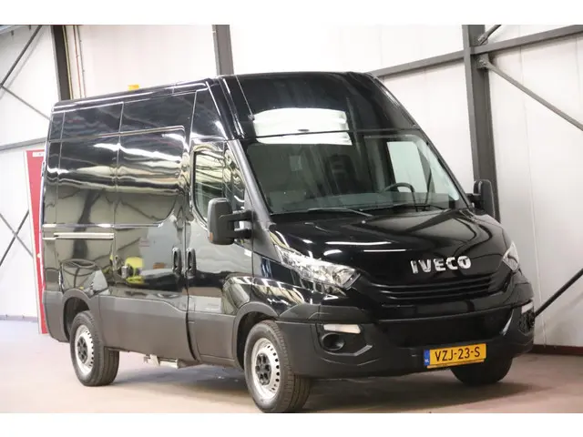 Iveco Daily 35S16V 2.3 L2H2 160PK 3500 KG TREKVERMOGEN EURO 6 Iveco Daily 35S16V 2.3 L2H2 160 PK 350...